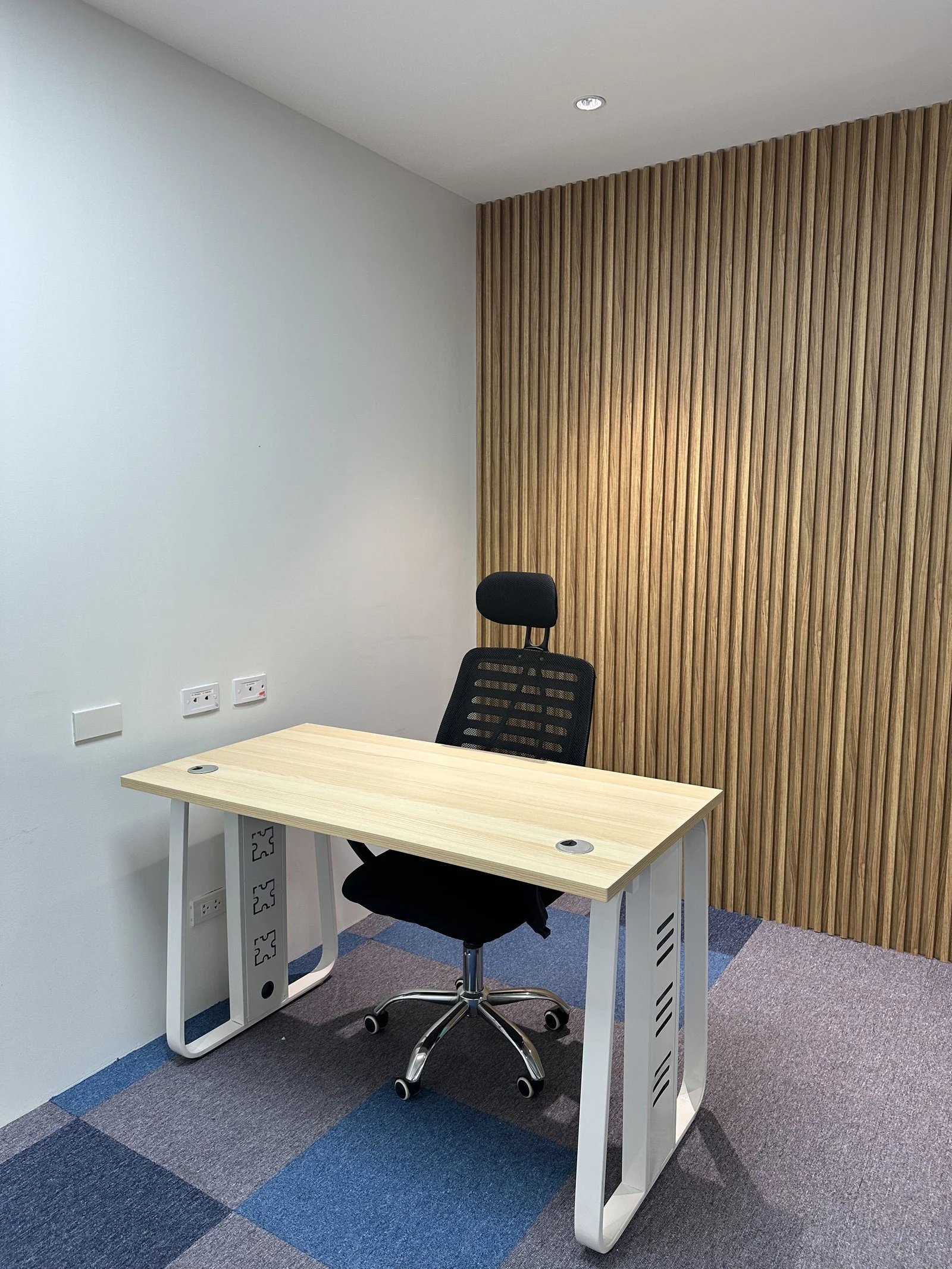 Koala Prime – Pro Desk